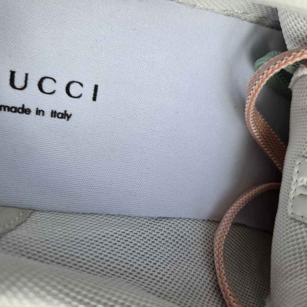 Gucci Women’s Gold Leather Sneaker with Pink & Mint Laces - Picture 3 of 10